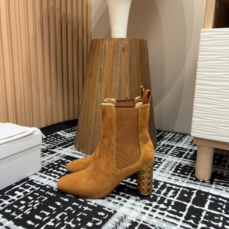 ch**an D*or boots